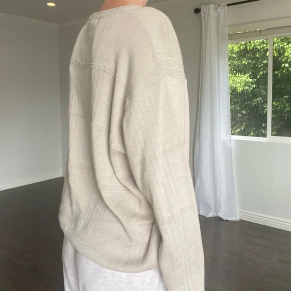 Geoffrey Beene Sweater - Picture 7 of 12